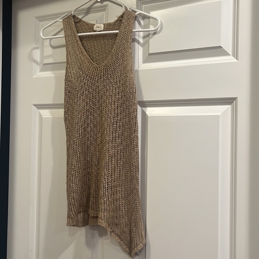 Open weave tank